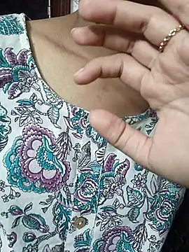 anayahotty online show from 2, 10, 2025