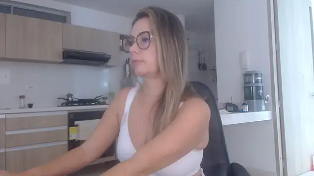 LovePaula online show from 7, 11, 2025