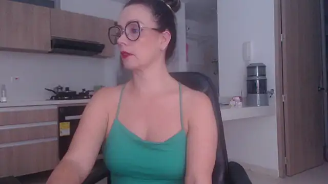 Snapshot of LovePaula chatting on 29, 6, 2026 LovePaula online show from 29, 6, 2026