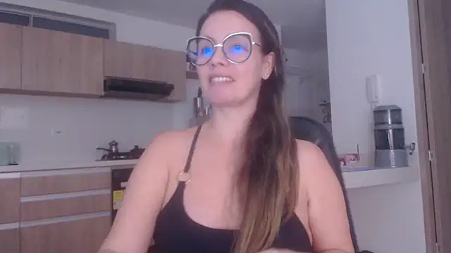 Snapshot of LovePaula chatting on 25, 7, 2026 LovePaula online show from 25, 7, 2026