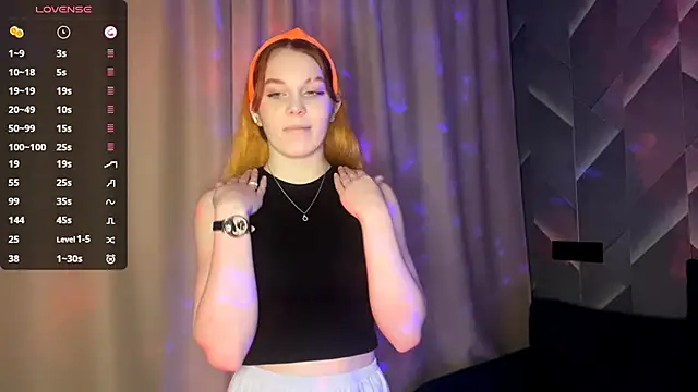 FoxLina online show from 4, 12, 2025