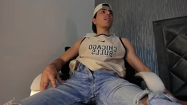 dylan cross  online show from 13, 10, 2025