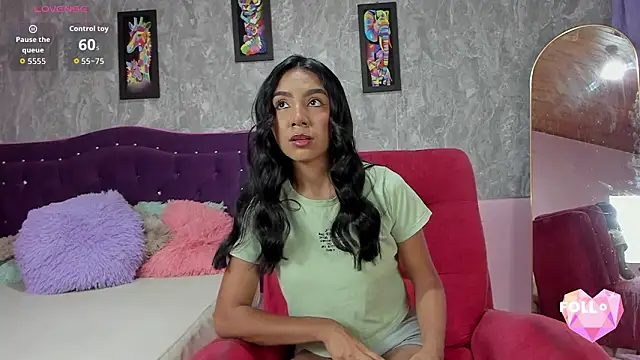 Lauren smiles online show from 22, 2, 2026