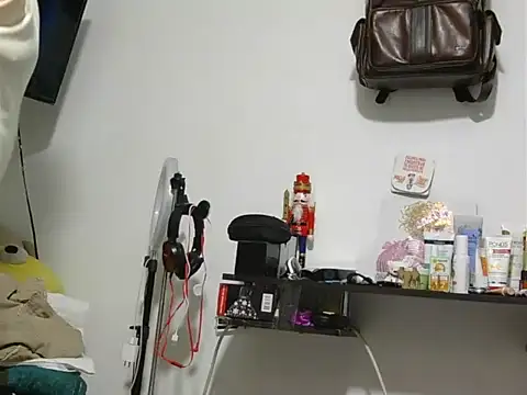 Snapshot of xanderdinis chatting on 18, 11, 2025 xanderdinis online show from 18, 11, 2025