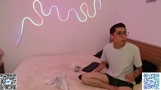 zoe-mate14 online show from 10, 4, 2026