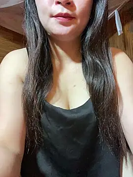 Snapshot of violet-00 chatting on 15, 5, 2026 violet-00 online show from 15, 5, 2026
