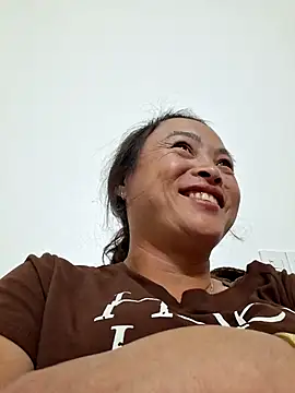 xuxulovezz online show from 27, 11, 2025