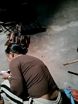 xuxulovezz online show from 4, 3, 2026