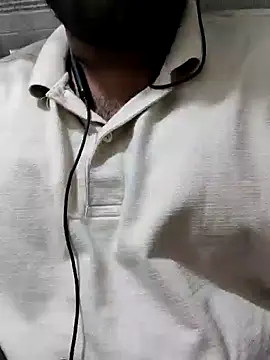 Snapshot of Karthk1010D chatting on 11, 11, 2025 Karthk1010D online show from 11, 11, 2025