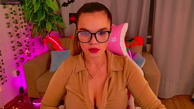 KellyHayden online show from 1, 11, 2025