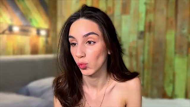 Elliizabeth online show from 25, 10, 2025