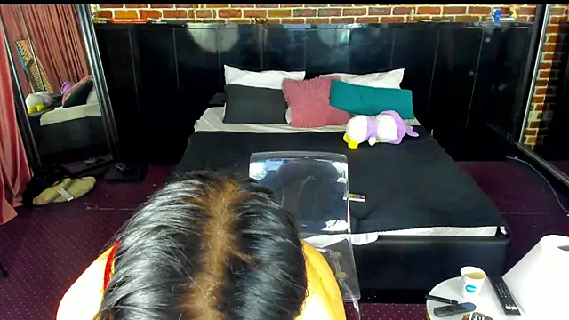 MeganSin  online show from 4, 12, 2025