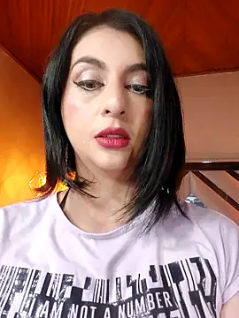 LlianneDiamond1 online show from 25, 9, 2025