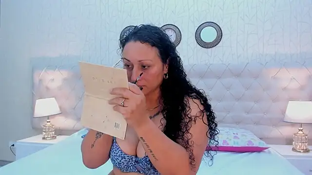 VaniaRose online show from 11, 11, 2025