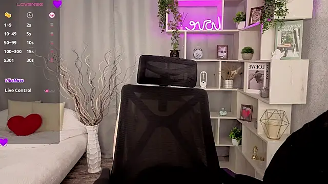 DreamVelour online show from 18, 11, 2025