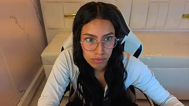 elowhyn dior tp online show from 30, 9, 2025