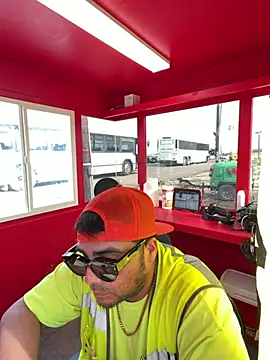 Snapshot of BobbyJames82 chatting on 10, 7, 2026 BobbyJames82 online show from 10, 7, 2026