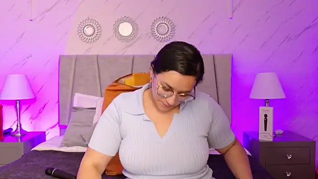 Snapshot of Michell_Monet chatting on 9, 7, 2026 Michell Monet online show from 9, 7, 2026