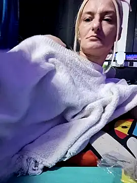 blondebarbiebae online show from 17, 11, 2025