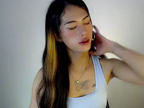 ashley bombshell online show from 5, 10, 2025