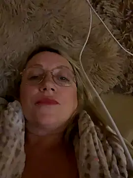 Snapshot of Littleangeleyes chatting on 24, 10, 2025 Littleangeleyes online show from 24, 10, 2025