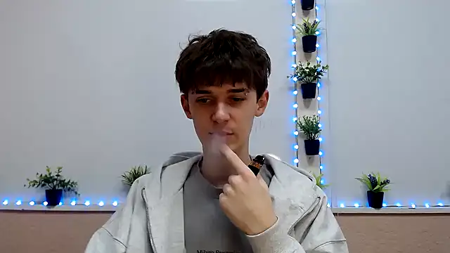 Hoot Dude  online show from 24, 11, 2025