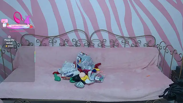 saabrina  online show from 30, 9, 2025