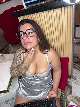 liz and thiago online show from 5, 12, 2025