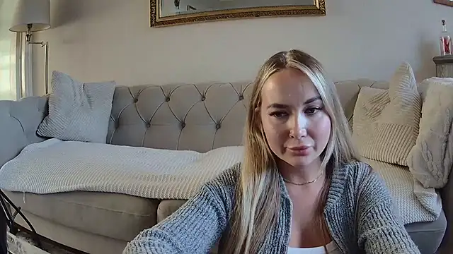 BarbieDolly x online show from 6, 10, 2025