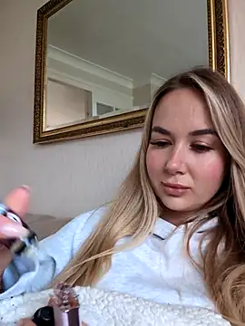 BarbieDolly x online show from 23, 10, 2025