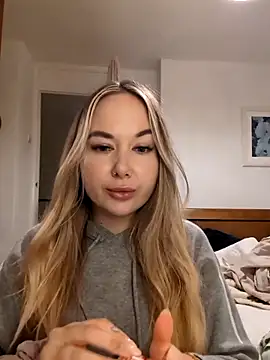 BarbieDolly x online show from 4, 11, 2025