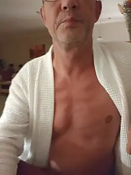 Snapshot of TommyTom76 chatting on 4, 7, 2026 TommyTom76 online show from 4, 7, 2026
