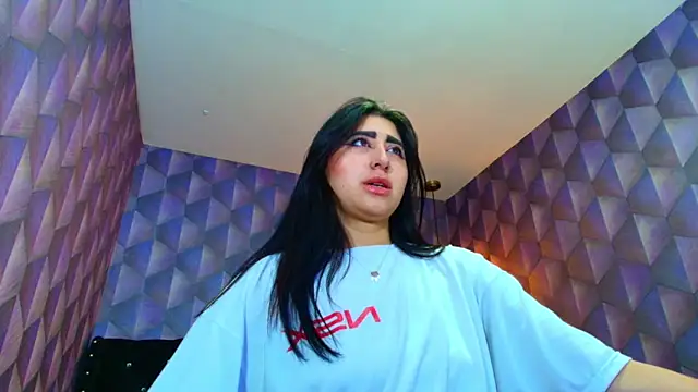 Nanisshawna online show from 28, 10, 2025