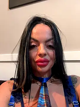 Snapshot of CarmenMB chatting on 18, 10, 2025 CarmenMB online show from 18, 10, 2025