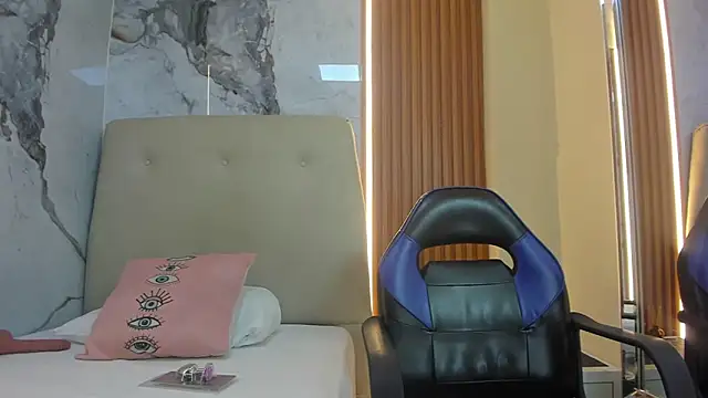 SAMANTHABENET online show from 4, 3, 2026