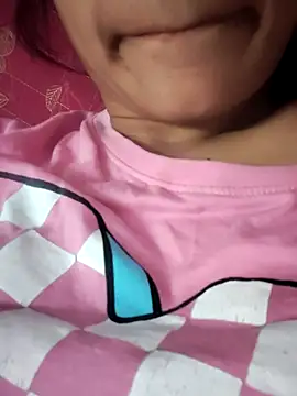 Queen-Bee143 online show from 19, 2, 2026