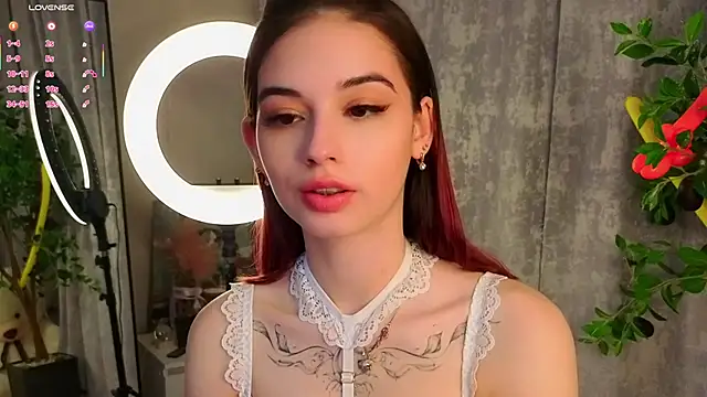 LunaraRada online show from 3, 2, 2026