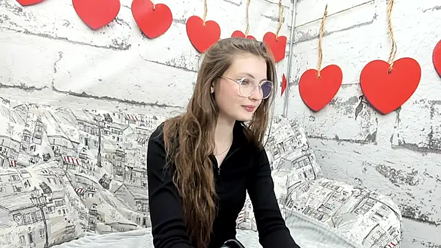Shyly Lisa online show from 28, 9, 2025