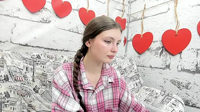 Shyly Lisa online show from 30, 9, 2025