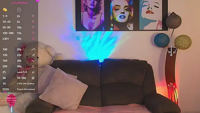 Snapshot of kloe28 chatting on 22, 4, 2026 kloe28 online show from 22, 4, 2026
