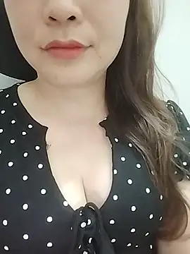 Girl Shy2000 online show from 1, 6, 2026