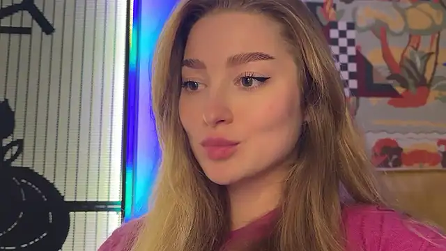 Snapshot of Fynariss chatting on 23, 10, 2025 Fynariss online show from 23, 10, 2025