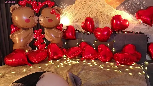 MilaYumi online show from 12, 2, 2026