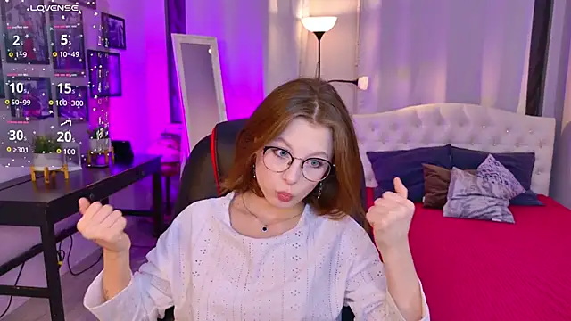 Bubblegum Babe  online show from 25, 10, 2025