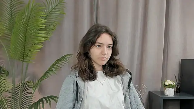 TarahCayne online show from 29, 9, 2025