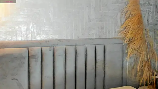 Snapshot of EmmaBlossom chatting on 4, 10, 2025 EmmaBlossom online show from 4, 10, 2025