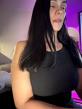 Snapshot of Antonella_Maxwell chatting on 7, 5, 2026 Antonella Maxwell online show from 7, 5, 2026
