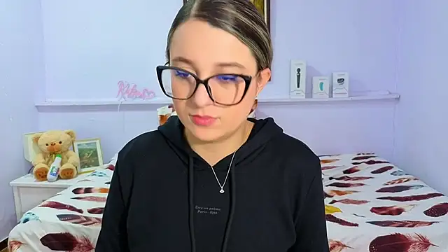 Snapshot of katiaa_lovv chatting on 3, 10, 2025 katiaa lovv online show from 3, 10, 2025