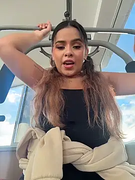 Snapshot of itsdanividarte chatting on 4, 12, 2025 itsdanividarte online show from 4, 12, 2025