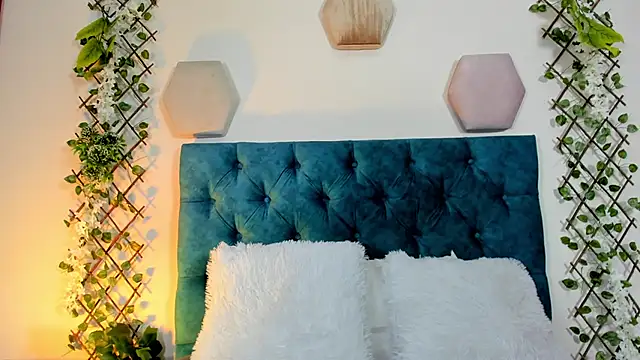 violett  rousee online show from 21, 10, 2025